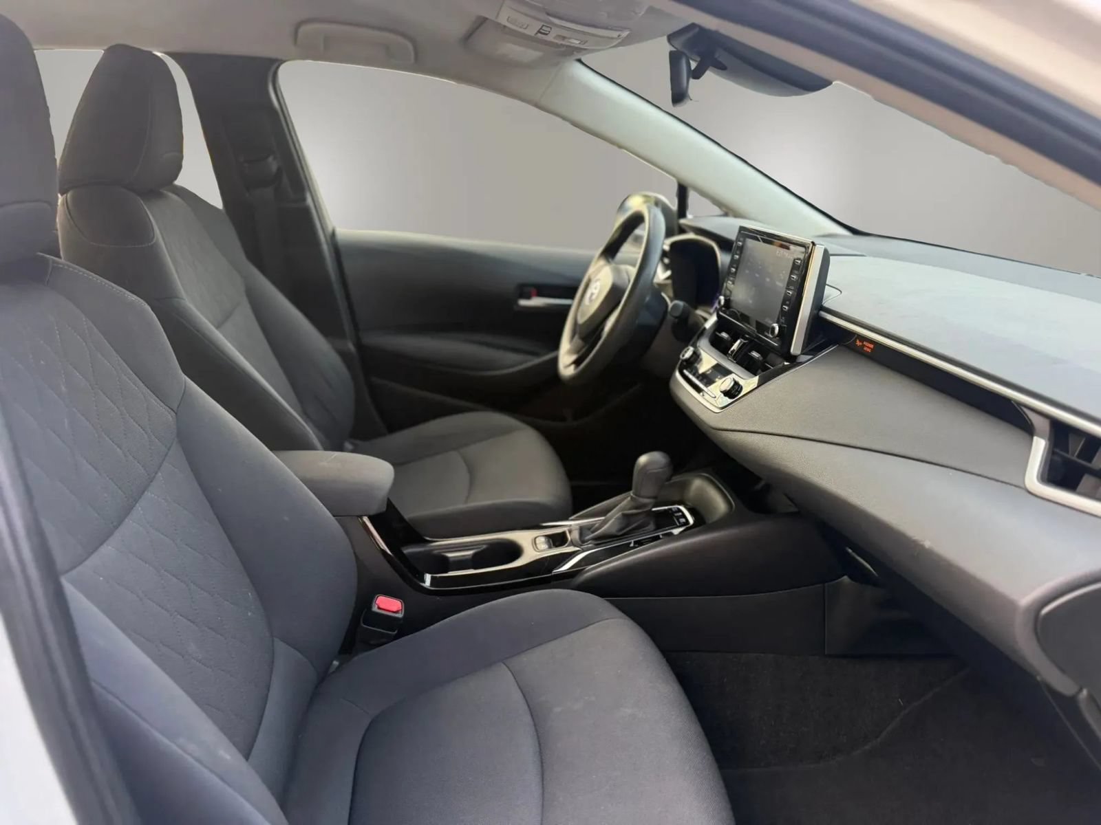 Used 2021 Toyota Corolla LE FWD image 44