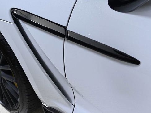 Used 2023 Aston Martin DBX 707 image 8