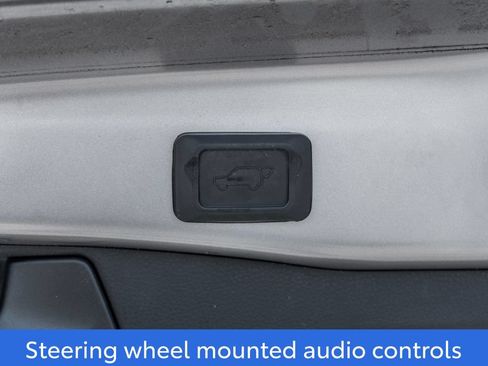Used 2020 Toyota RAV4 XLE w/ Convenience Package AWD/4WD image 11