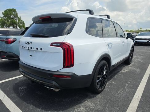 Certified 2022 Kia Telluride SX w/ Towing Package FWD image 15