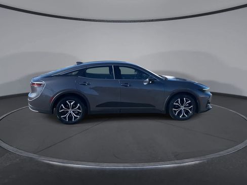 Used 2023 Toyota Crown XLE AWD/4WD image 9