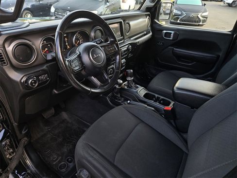 Used 2022 Jeep Gladiator Sport image 10