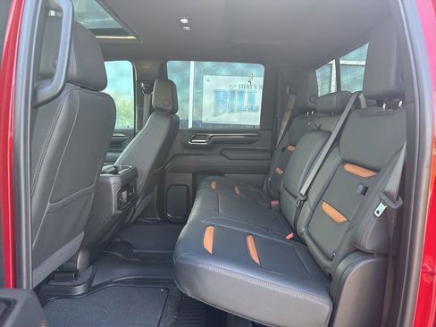 Used 2024 GMC Sierra 2500 AT4 w/ AT4 Premium Plus Package AWD/4WD image 10