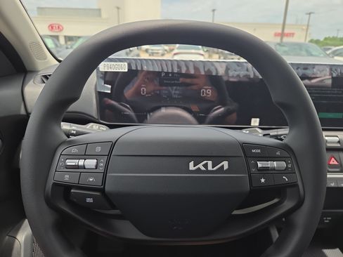 New 2026 Kia K4 FWD image 9