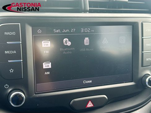 Used 2025 Kia Soul LX w/ LX Technology Package FWD image 18