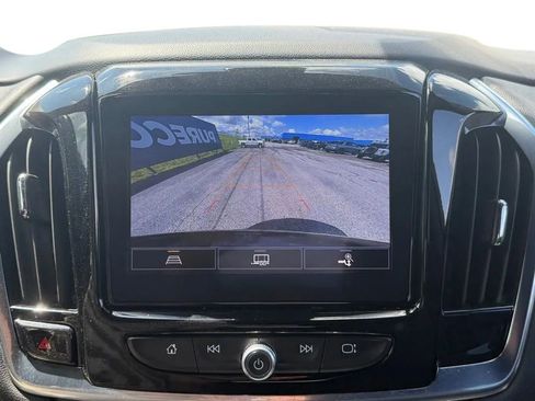 Used 2022 Chevrolet Traverse LT AWD/4WD image 9