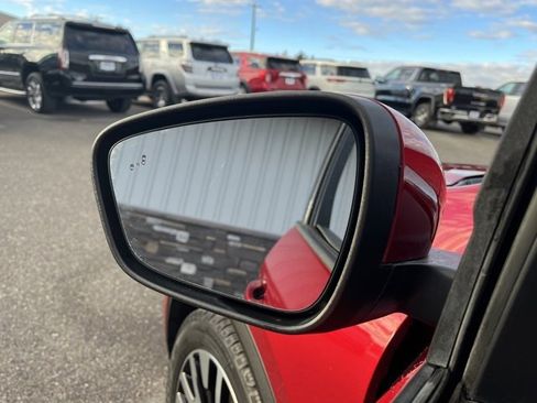 Used 2020 Ford Escape SEL image 30