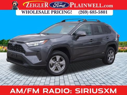 Used 2022 Toyota RAV4 XLE image 1