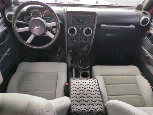 Used 2009 Jeep Wrangler Unlimited Sahara image 15