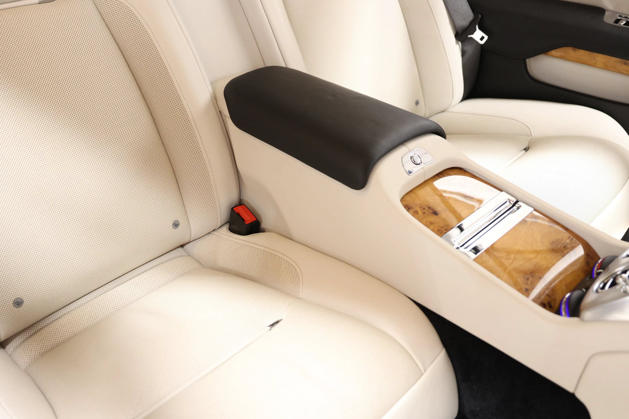 Used 2017 Rolls-Royce Wraith RWD image 93