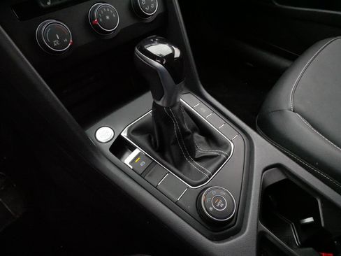 Used 2022 Volkswagen Taos SE image 24