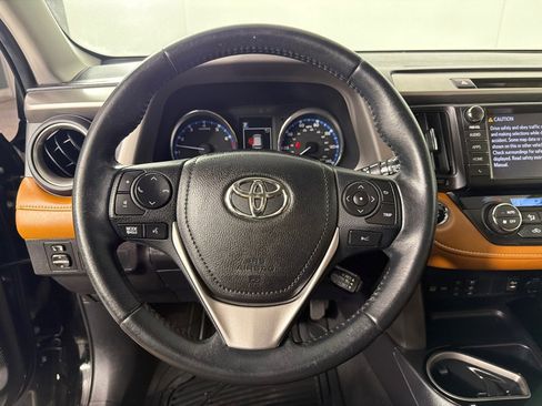 Used 2016 Toyota RAV4 Limited image 14