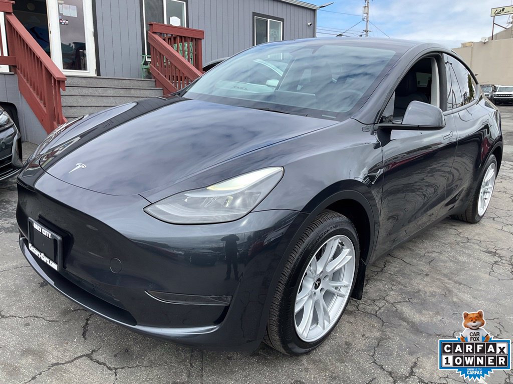 Used 2024 Tesla Model Y 2WD image 89