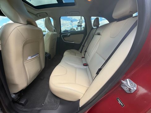 Used 2017 Volvo XC60 T5 Inscription w/ Preferred Option Package AWD/4WD image 5