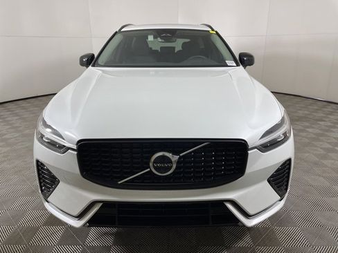 New 2025 Volvo XC60 B5 Plus image 3