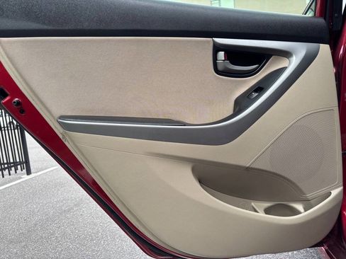 Used 2015 Hyundai Elantra SE w/ Option Group 02 image 11