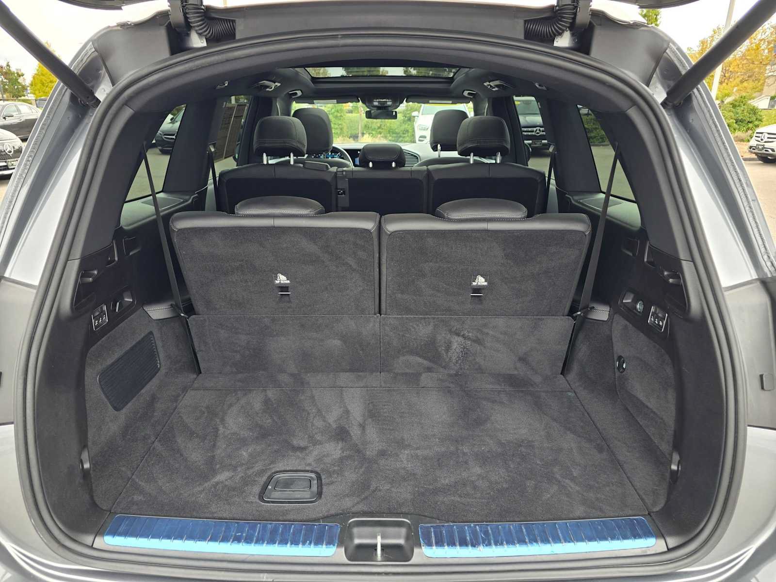 Used 2025 Mercedes-Benz GLS 450 4MATIC w/ AMG Line Exterior image 17
