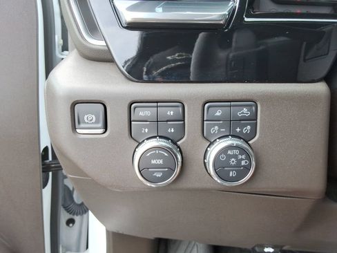 Certified 2025 GMC Sierra 1500 SLT w/ SLT Premium Plus Package AWD/4WD image 39