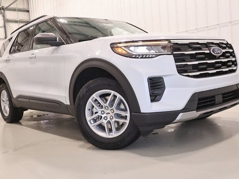 New 2026 Ford Explorer Active image 31