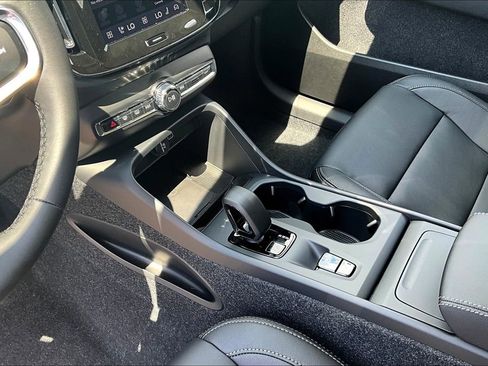 New 2026 Volvo XC40 B5 Core image 20