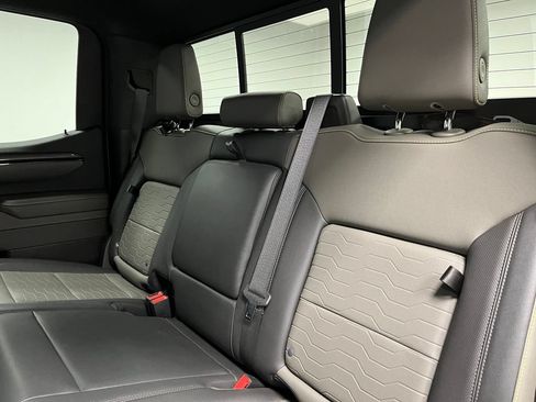 Used 2022 Chevrolet Silverado 1500 ZR2 w/ Technology Package AWD/4WD image 44