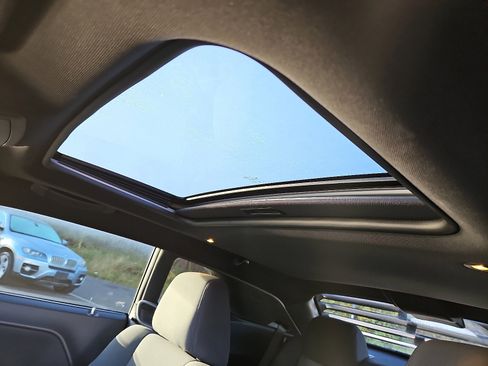 Used 2013 Dodge Challenger R/T w/ Electronics Convenience Group image 14