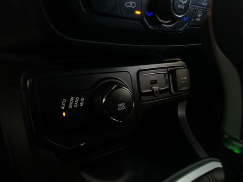 Used 2020 Jeep Renegade Sport image 31