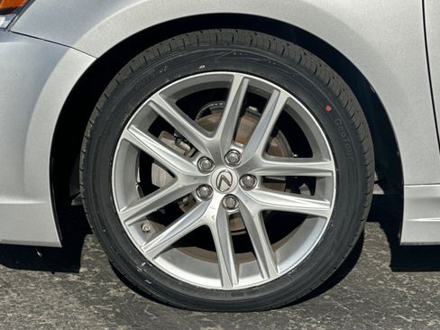 Used 2015 Lexus CT 200h image 36