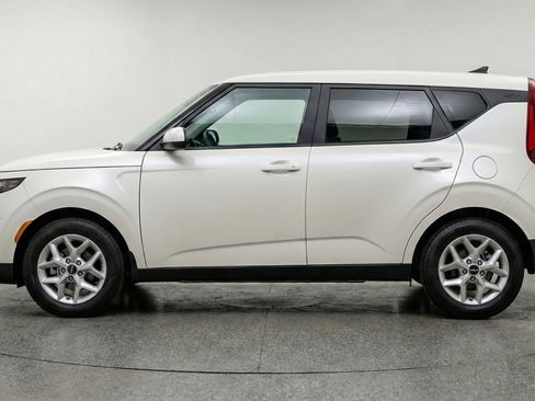 Used 2025 Kia Soul LX w/ LX Technology Package FWD image 5