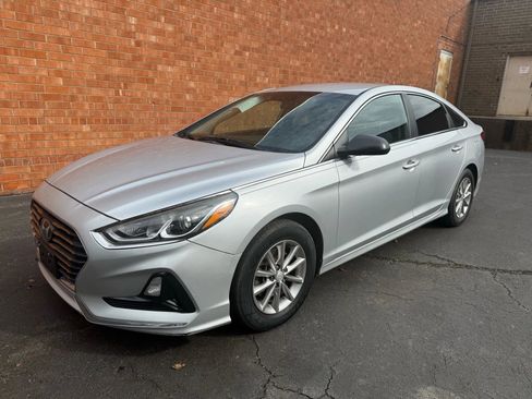 Used 2018 Hyundai Sonata SE image 3