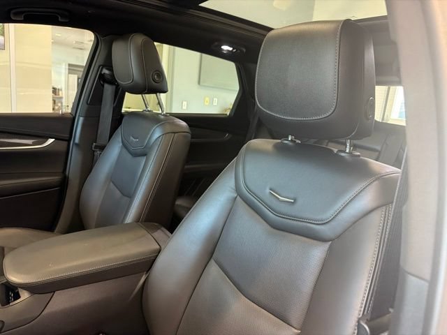 Used 2023 Cadillac XT5 Sportv w/ Technology Package AWD/4WD image 16