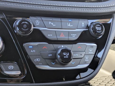 New 2026 Chrysler Pacifica Select FWD image 14