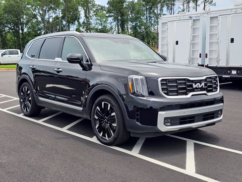 Used 2024 Kia Telluride SX w/ Towing Package FWD image 6
