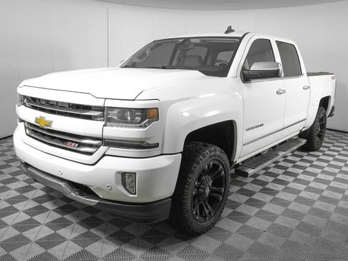 Used 2016 Chevrolet Silverado 1500 LTZ Z71 w/ LTZ Plus Package AWD/4WD image 7