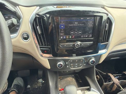 Used 2023 Chevrolet Traverse LS FWD image 8