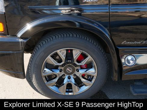 Used 2025 GMC Savana 2500 Extended w/ Driver Convenience Package image 9