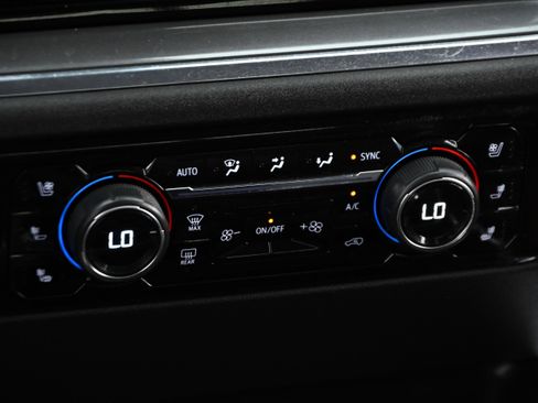 Used 2024 Chevrolet Silverado 2500 High Country w/ High Country Premium Package image 23