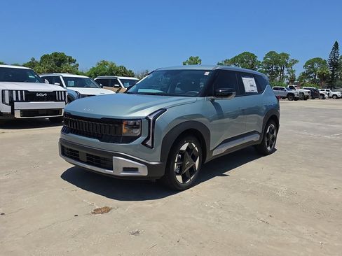 New 2027 Kia Seltos S FWD image 4