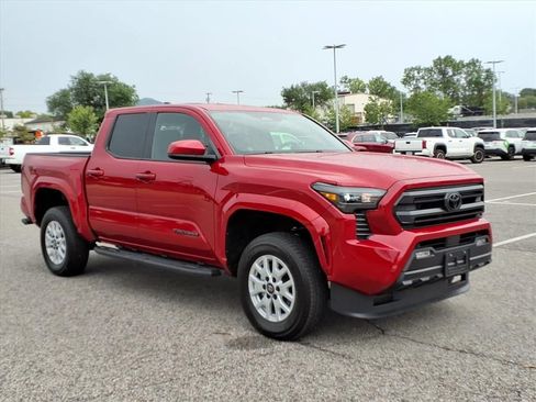 Certified 2024 Toyota Tacoma SR5 AWD/4WD image 2