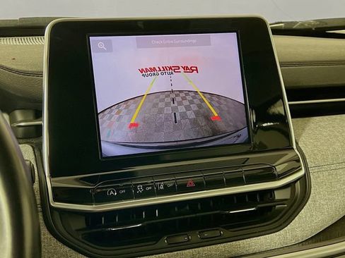 Used 2022 Jeep Compass Latitude w/ Sun and Sound Group AWD/4WD image 18