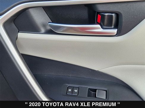 Used 2020 Toyota RAV4 XLE Premium image 31