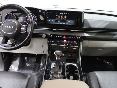 Used 2022 Kia Carnival SX image 29