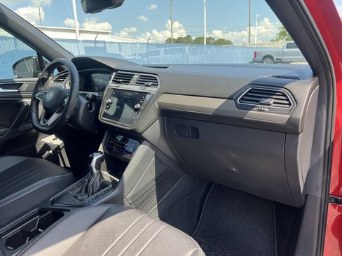 Used 2024 Volkswagen Tiguan SE R-Line w/ MDO Package, Three-Row FWD image 15