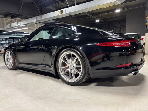 Used 2014 Porsche 911 Carrera 4S image 2