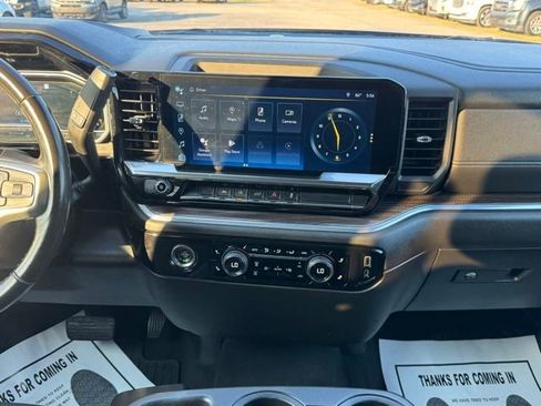 Used 2022 Chevrolet Silverado 1500 LT image 19