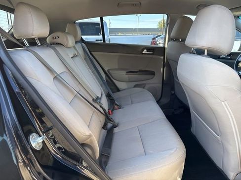 Used 2017 Kia Sportage LX AWD/4WD image 12