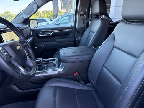 Used 2025 Chevrolet Silverado 1500 LTZ w/ LTZ Premium Package AWD/4WD image 4