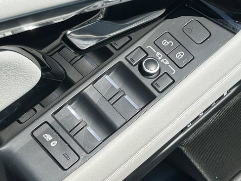 Used 2020 Land Rover Range Rover Evoque SE AWD/4WD image 27
