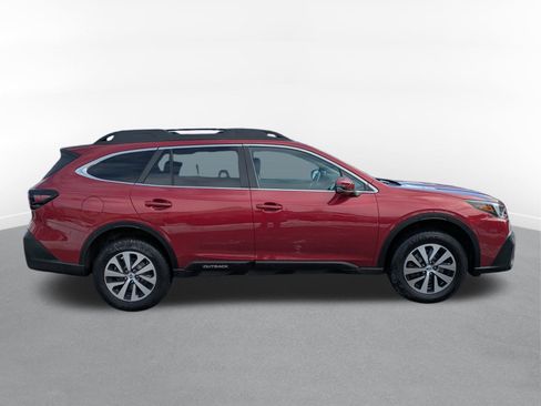 Used 2022 Subaru Outback Premium image 2