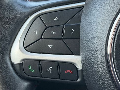Used 2018 Jeep Compass Trailhawk w/ Leather Interior Group AWD/4WD image 19